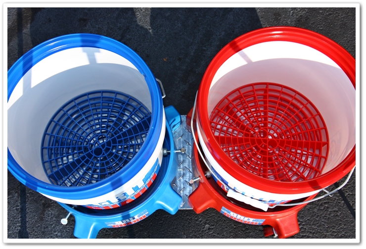 Car Wash Bucket Dirt Trap / Car Wash Bucket Grit Guard - Using Meguiars Car  Wash Bucket 