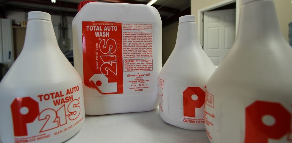 P21S Total Auto Wash 1 Liter in Spray Bottle 13001B - P21S Car Wash Soap -  California Car Cover Company