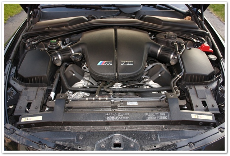2008 BMW M6 engine bay before detailing