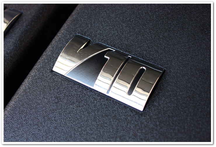2008 BMW M6 black sapphire metallic V10 emblem